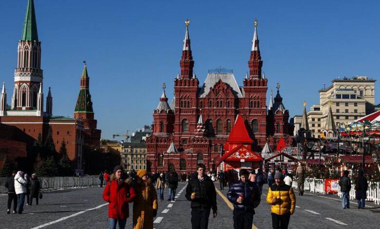 2025 02 24T121930Z 452468498 RC2Y0DAW4YU3 RTRMADP 3 UKRAINE CRISIS RUSSIA ECONOMY 1741704929