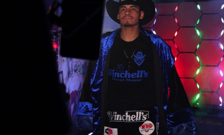 Emanuel Navarrete ringwalk