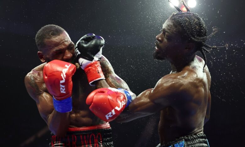 Kelvin Davis vs Nahir Albright action11